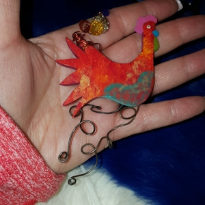 WOODEN ROOSTER BROOCH‎